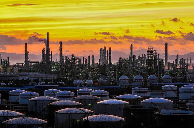 鎮(zhèn)海煉化 綠色石化實力擔當，為美好生活加油